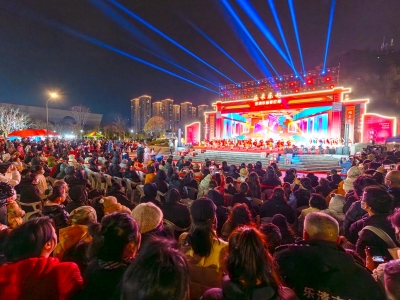 “乐来乐好”2026乐清新春灯展跨年晚会在市城市文化CBD华美启幕