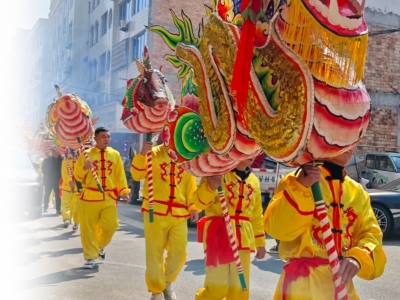 河西鱼灯热闹欢舞 “游”向更广阔的天地
