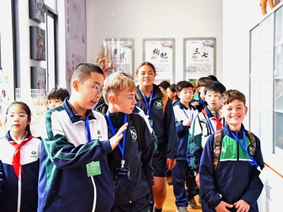 新西兰师生来乐访学
